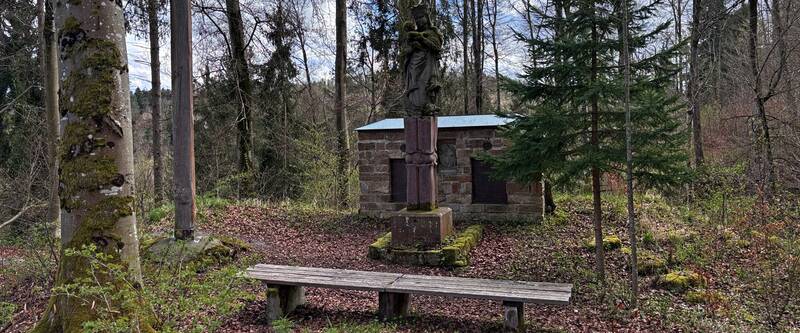 Die Burgstelle Stauffenberg bei Stein ist die Stammburg der Schenken von Stauffenberg und zählt zu den bedeutenden Burgplätzen der Region.