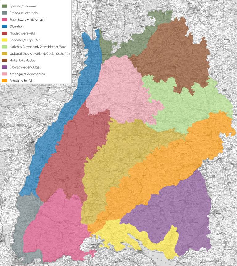 Die Karte zeigt die Region Baden-Württemberg, unterteilt in unterschiedliche farblich markierte Gebiete wie Spessart/Odenwald, Breisgau/Hochrhein und Schwäbische Alb, mit einer Legende zur Erklärung der Farben.